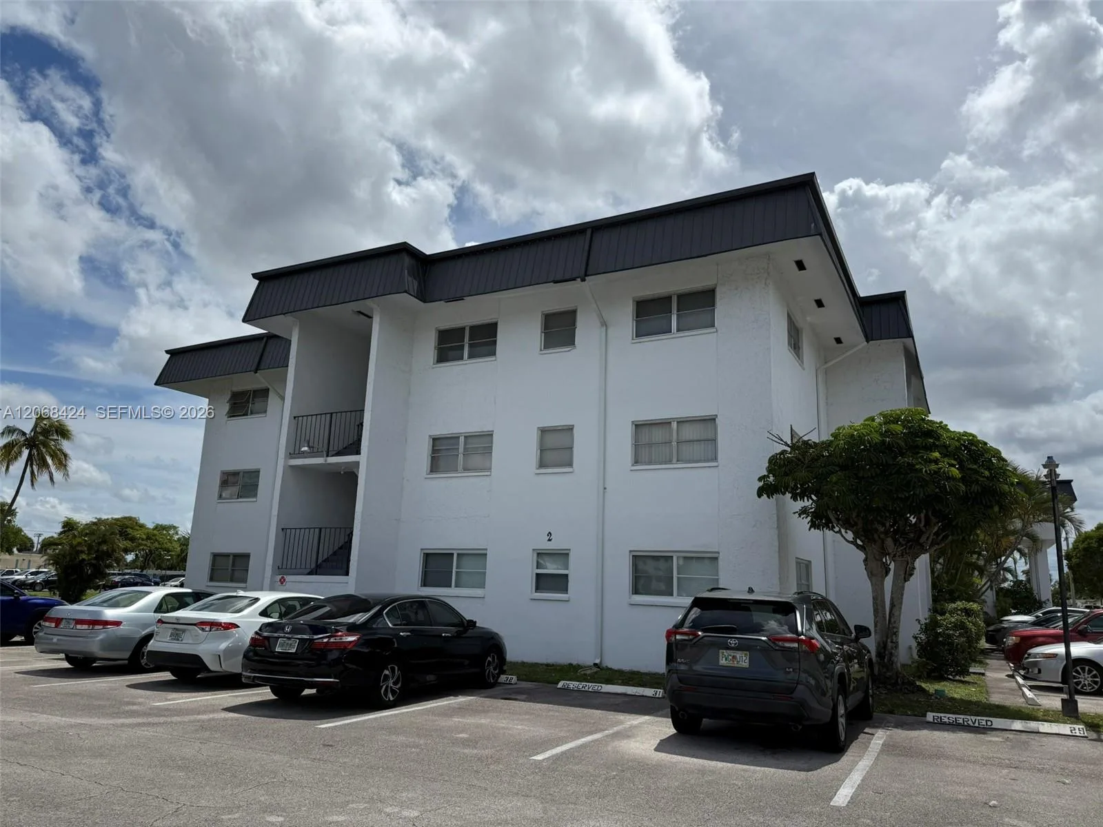 4880 NW 22nd St # 307, Lauderhill, FL 33313