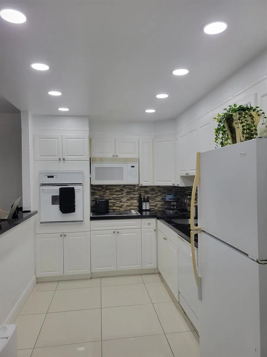 19370 Collins Avenue # 623, Sunny Isles Beach, FL 33160