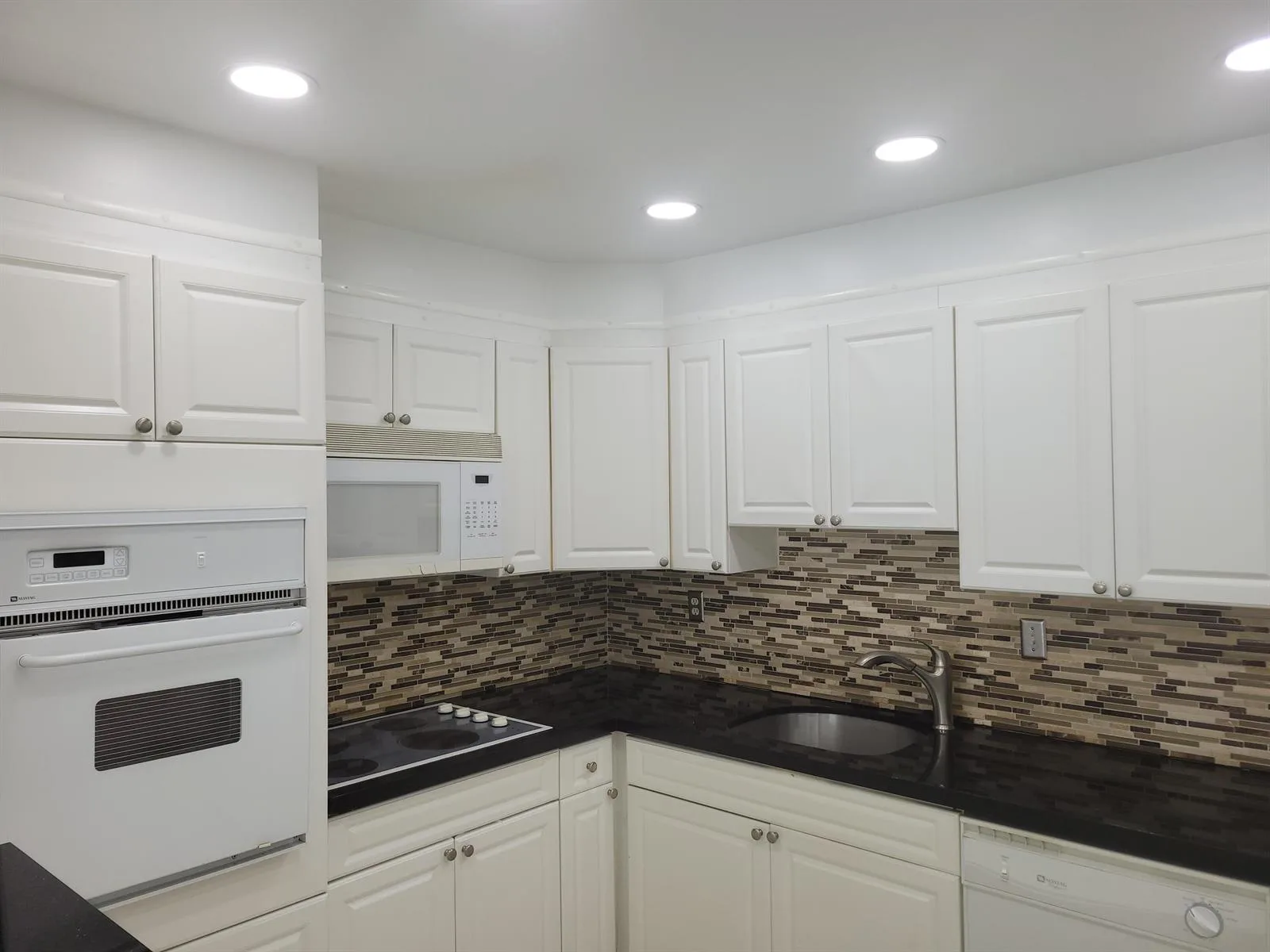 19370 Collins Avenue # 623, Sunny Isles Beach, FL 33160 photo 2
