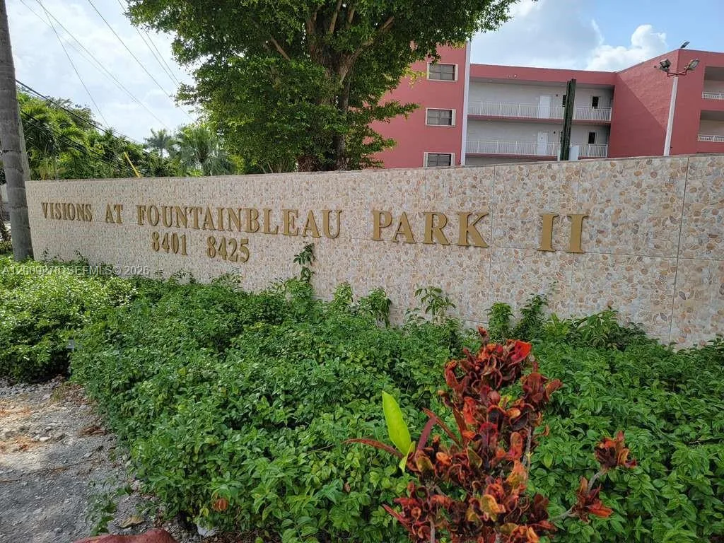 8425 NW 8th St # 306, Miami, FL 33126
