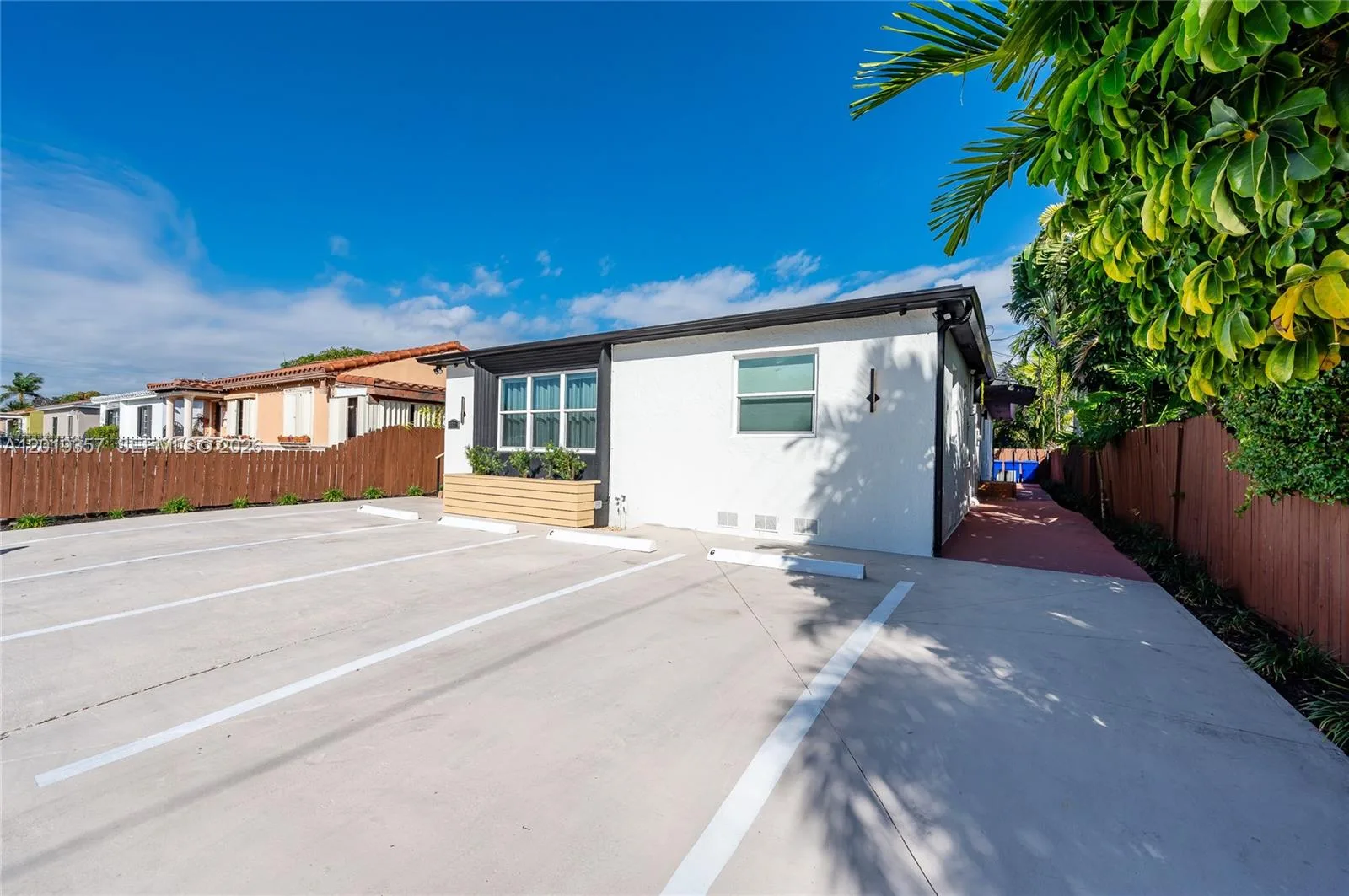 3321 NW 19th Ter, Miami, FL 33125 photo 3