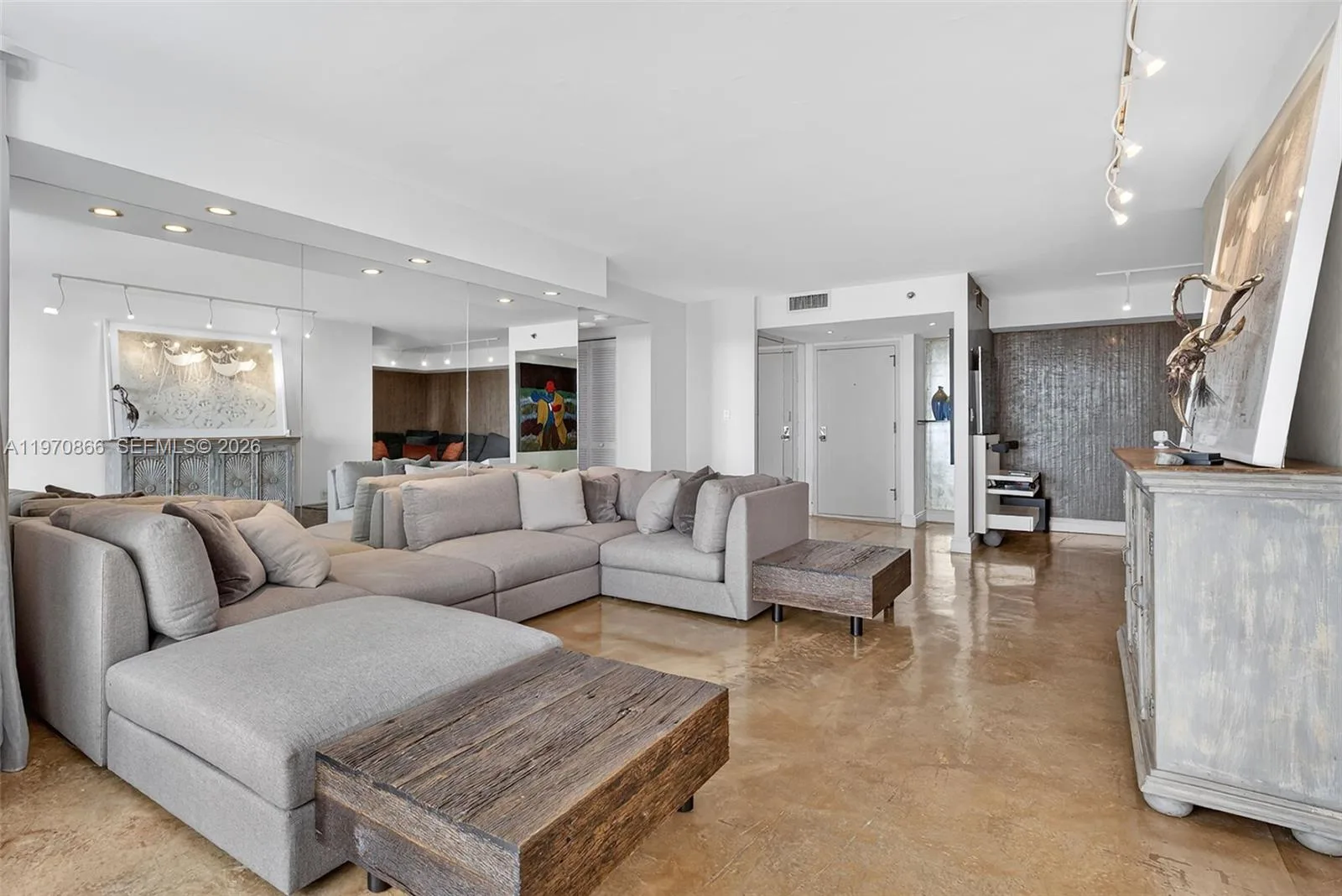 2000 Towerside Ter # 1408, Miami, FL 33138