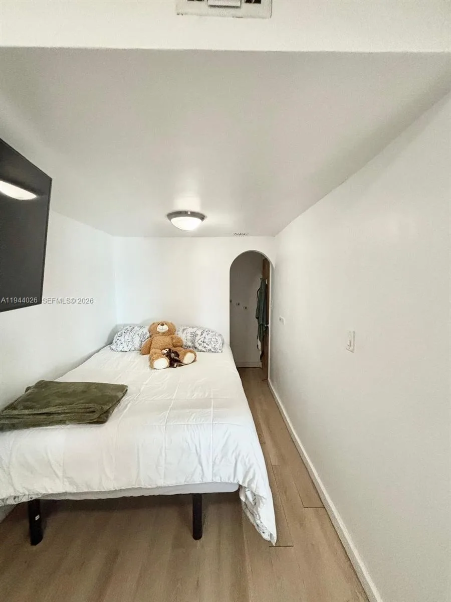 999 Brickell Bay Dr # 1503, Miami, FL 33131 photo 4