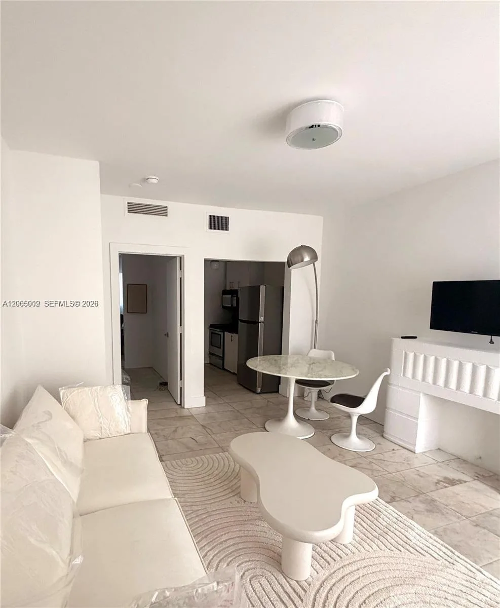 801 8th St # 104, Miami Beach, FL 33139 photo 2