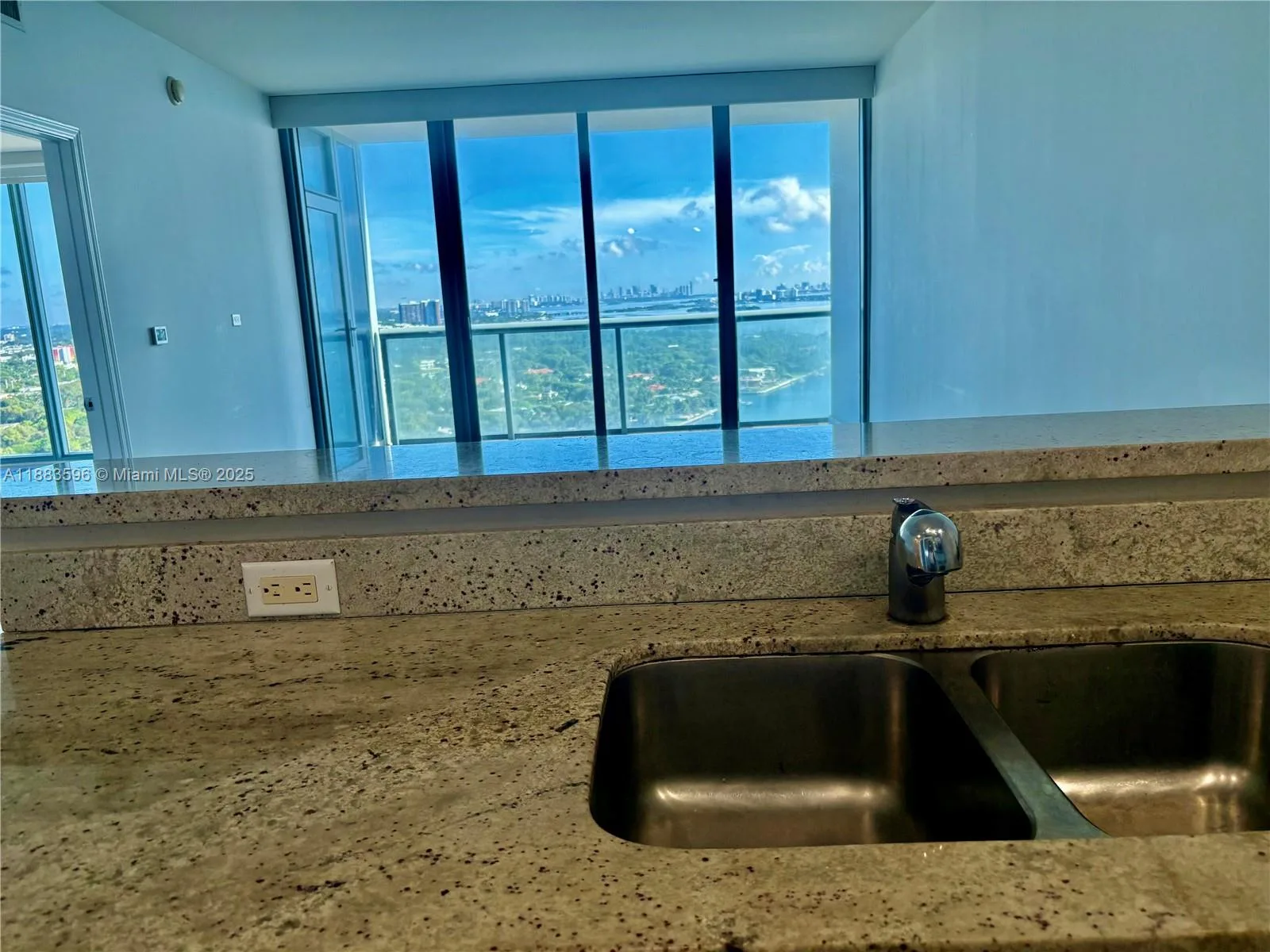 601 NE 36th St # 2508, Miami, FL 33137 photo 5