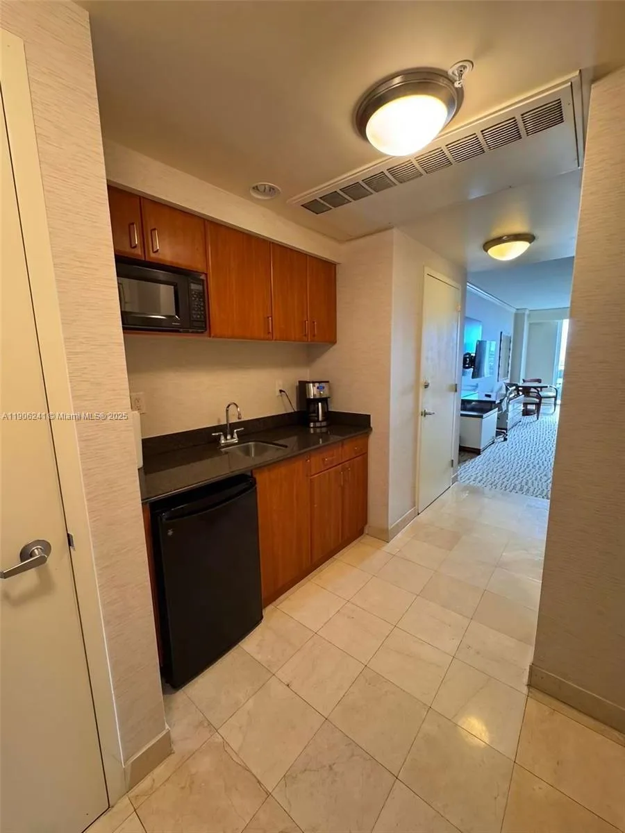 18001 Collins Ave # 1117, Sunny Isles Beach, FL 33160 photo 2
