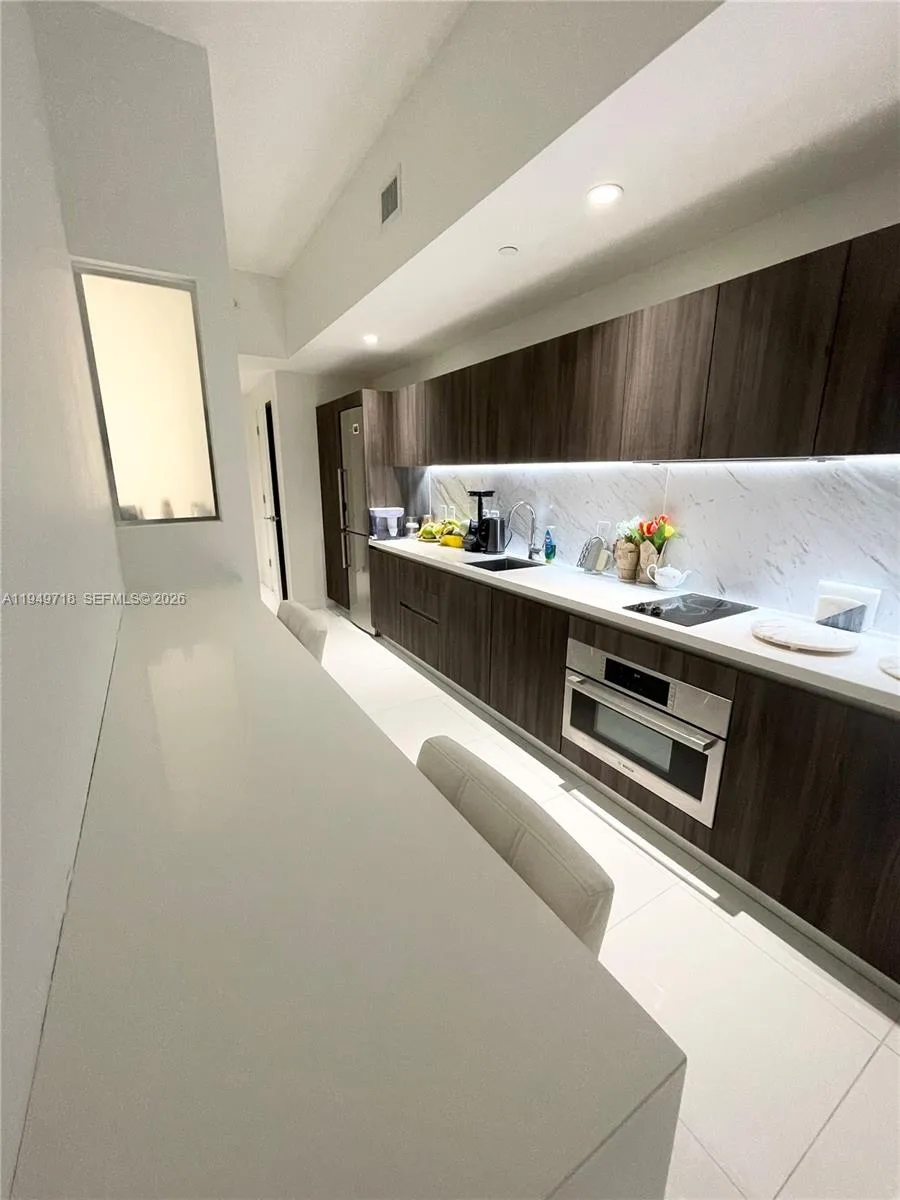 Paramount Miami Worldcenter Unit 305 at 851 NE 1st Ave # 305, Miami FL 33132 — photo 1