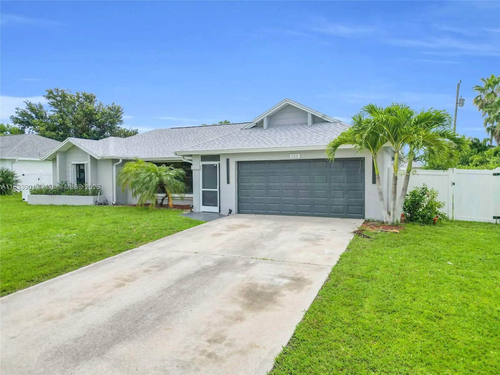 709 SW 9th Ave, Cape Coral, FL 33991 photo 2