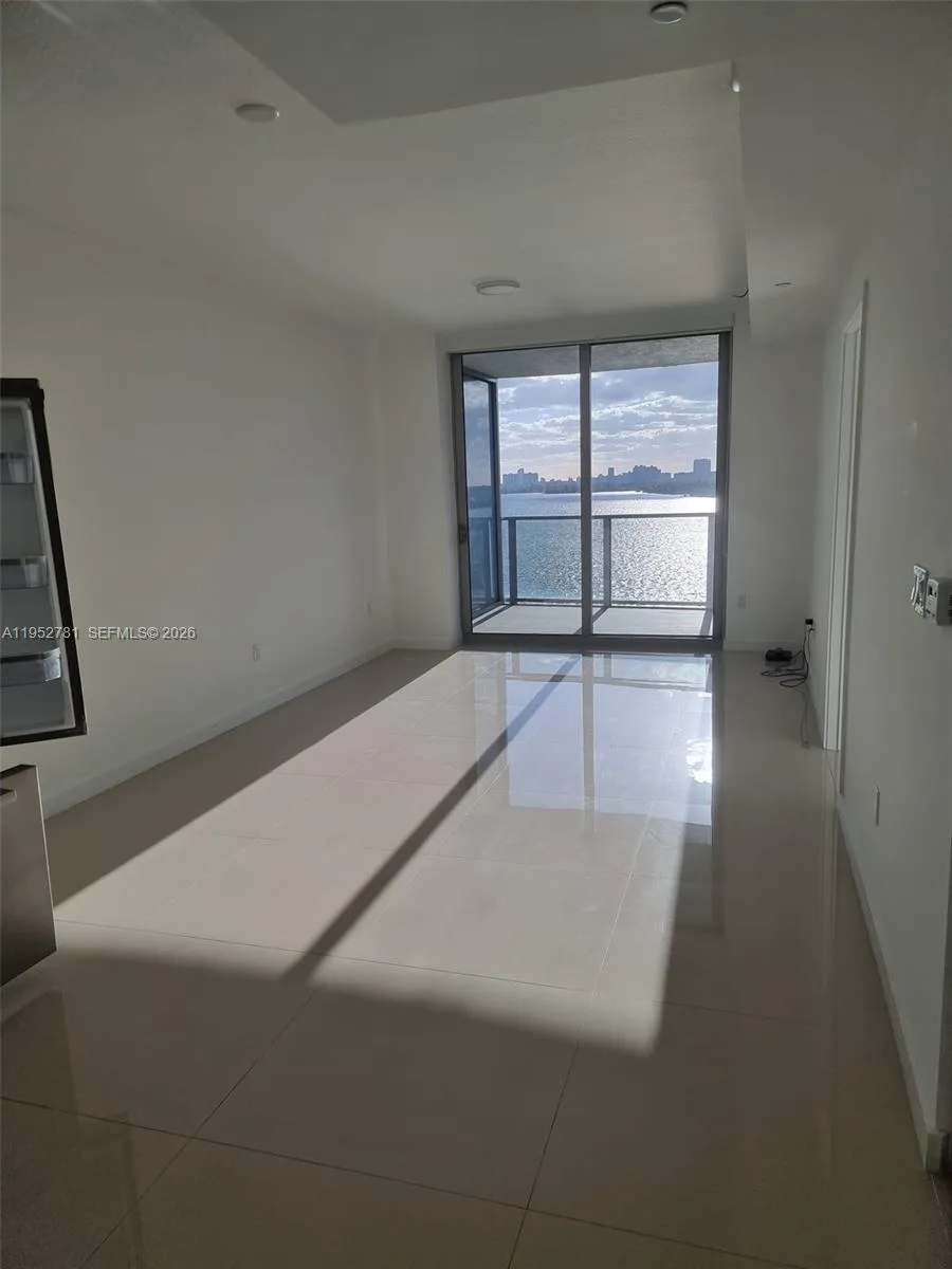 488 NE 18th St # 1002, Miami, FL 33132 photo 2