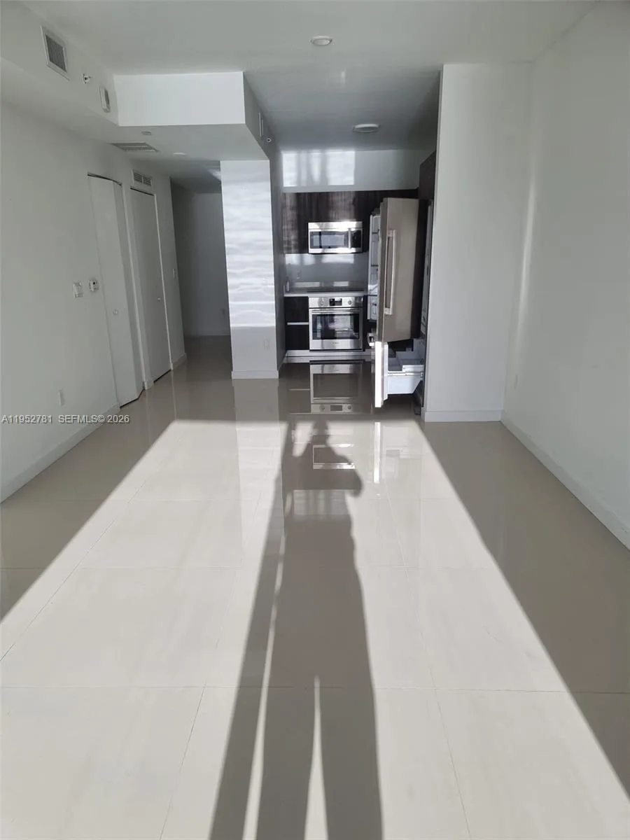 488 NE 18th St # 1002, Miami, FL 33132 photo 3