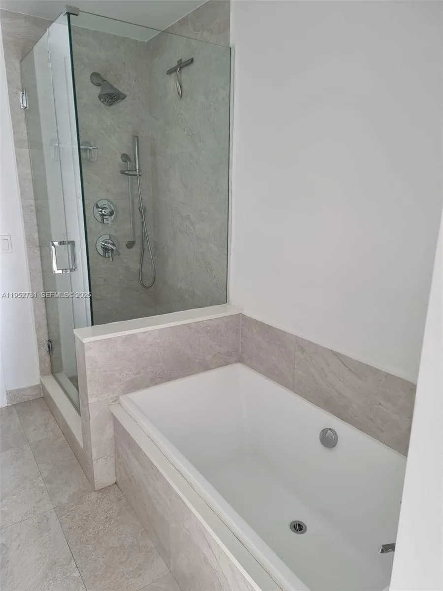 488 NE 18th St # 1002, Miami, FL 33132 photo 4