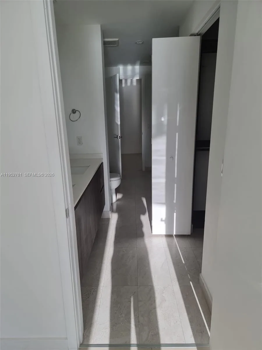 488 NE 18th St # 1002, Miami, FL 33132 photo 5