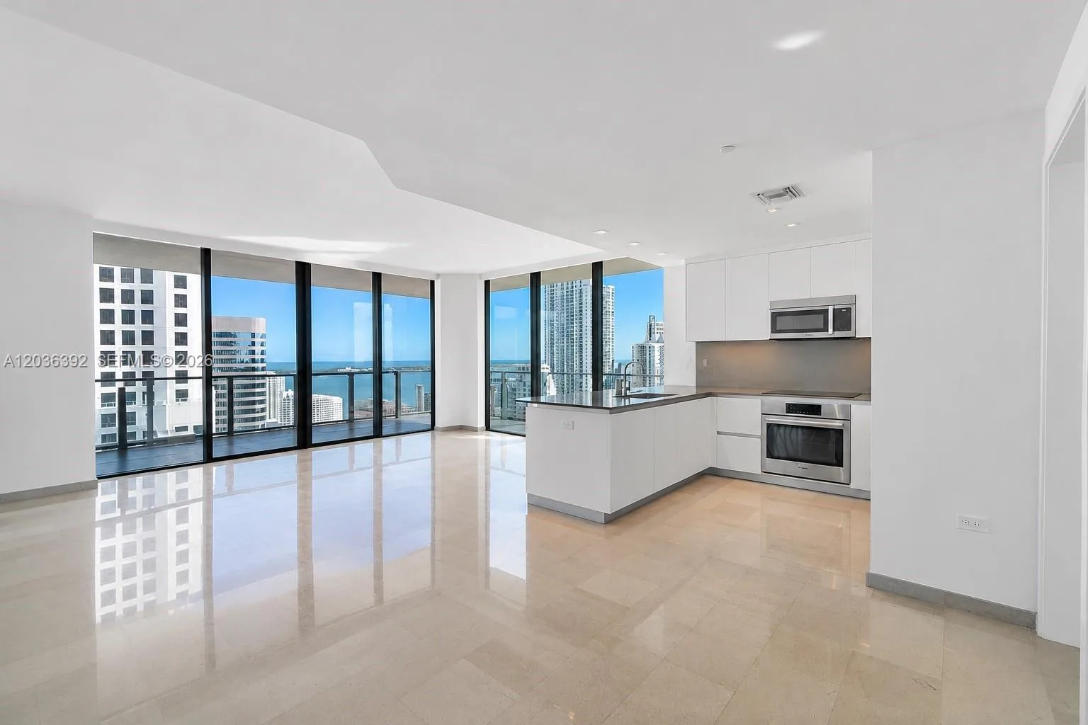 68 SE 6th St # 3301, Miami, FL 33131 photo 4