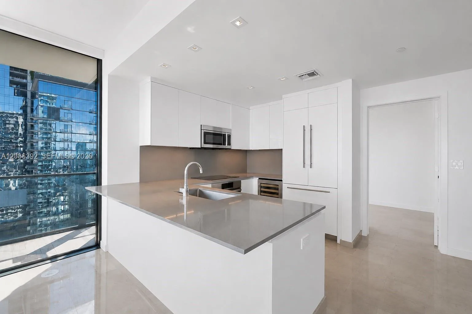 68 SE 6th St # 3301, Miami, FL 33131 photo 6