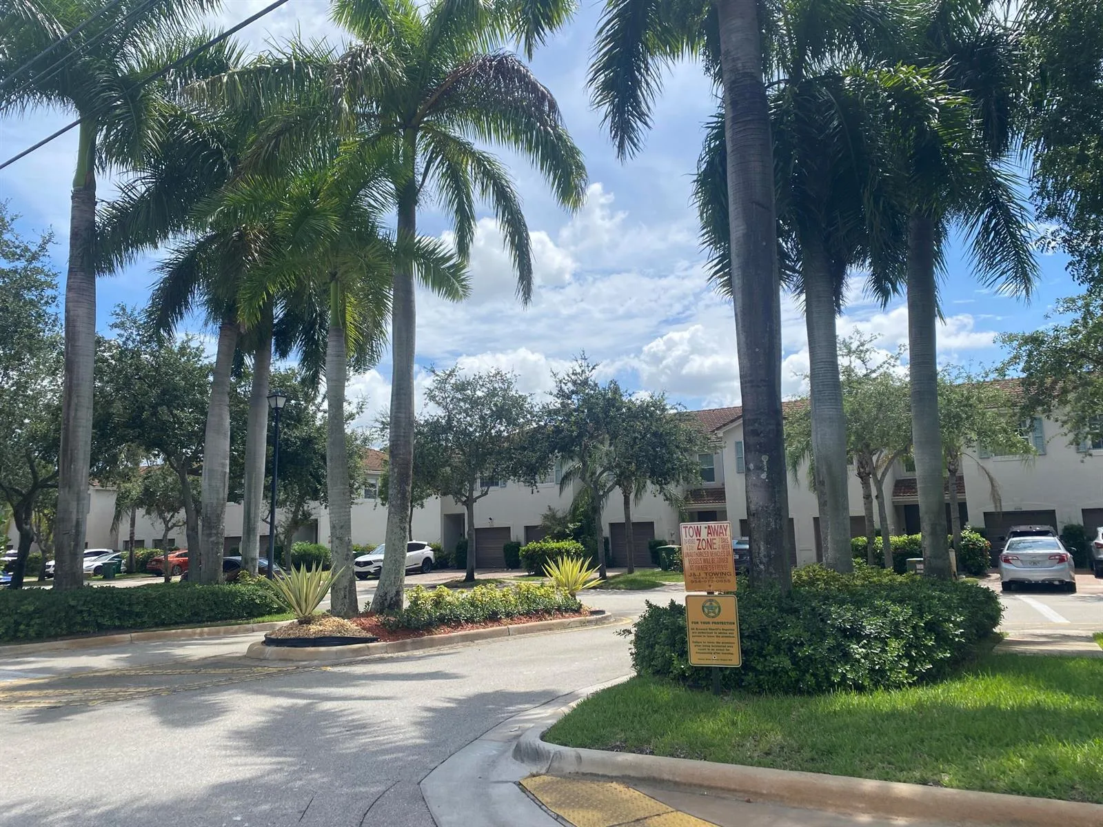 8214 Prestige Commons Drive # 8214, Tamarac, FL 33321