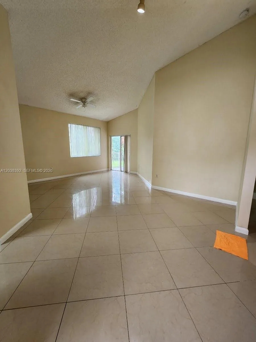 6992 SW 39th St # I101, Davie, FL 33314