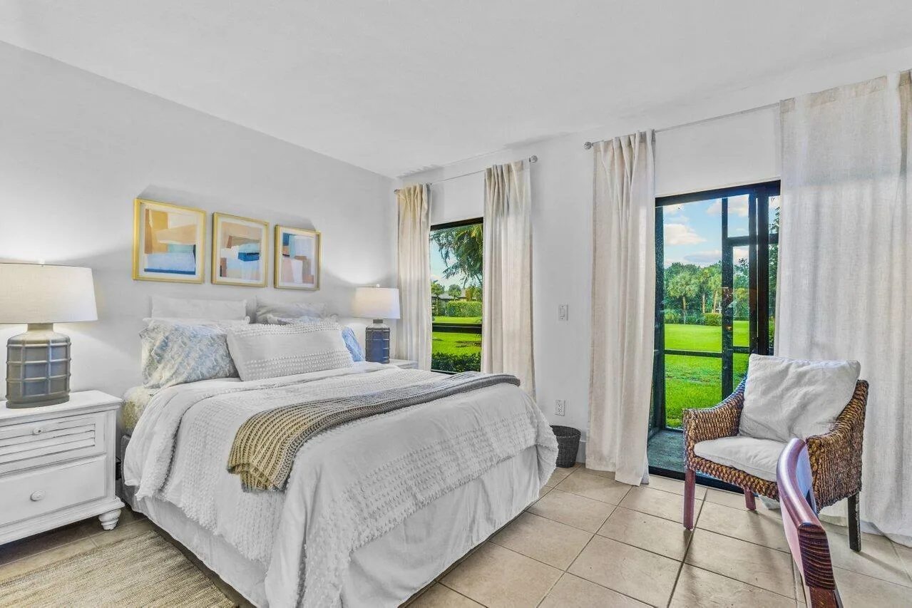 13334 Polo Club Road # 207, Wellington, FL 33414