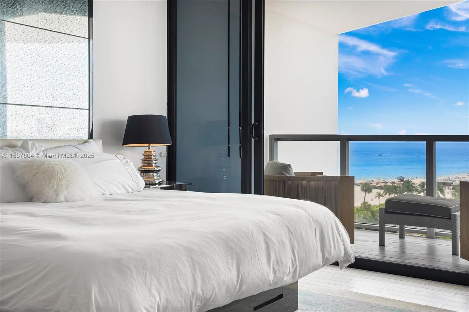 2201 Collins Ave # 814, Miami Beach, FL 33139
