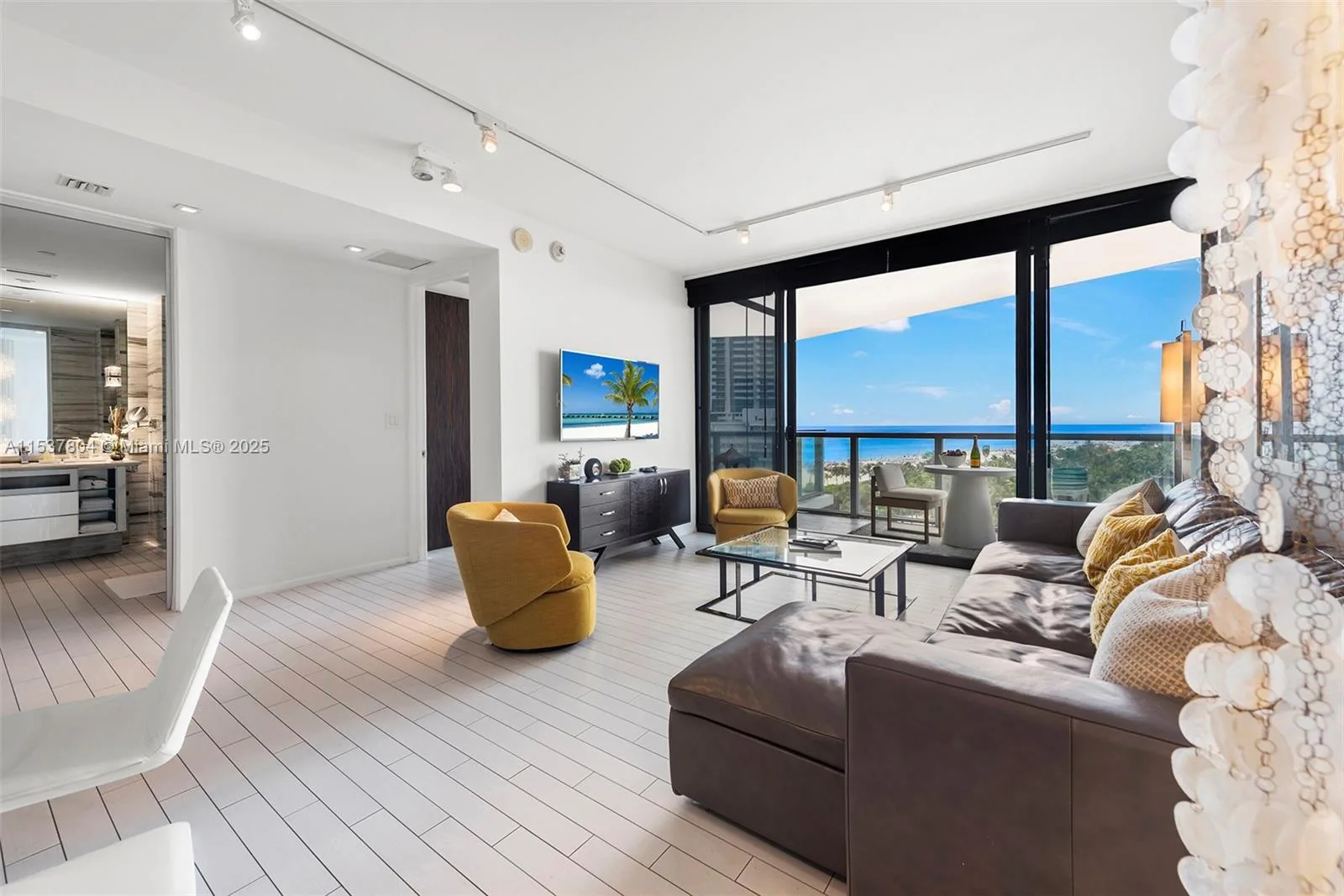2201 Collins Ave # 814, Miami Beach, FL 33139 photo 2