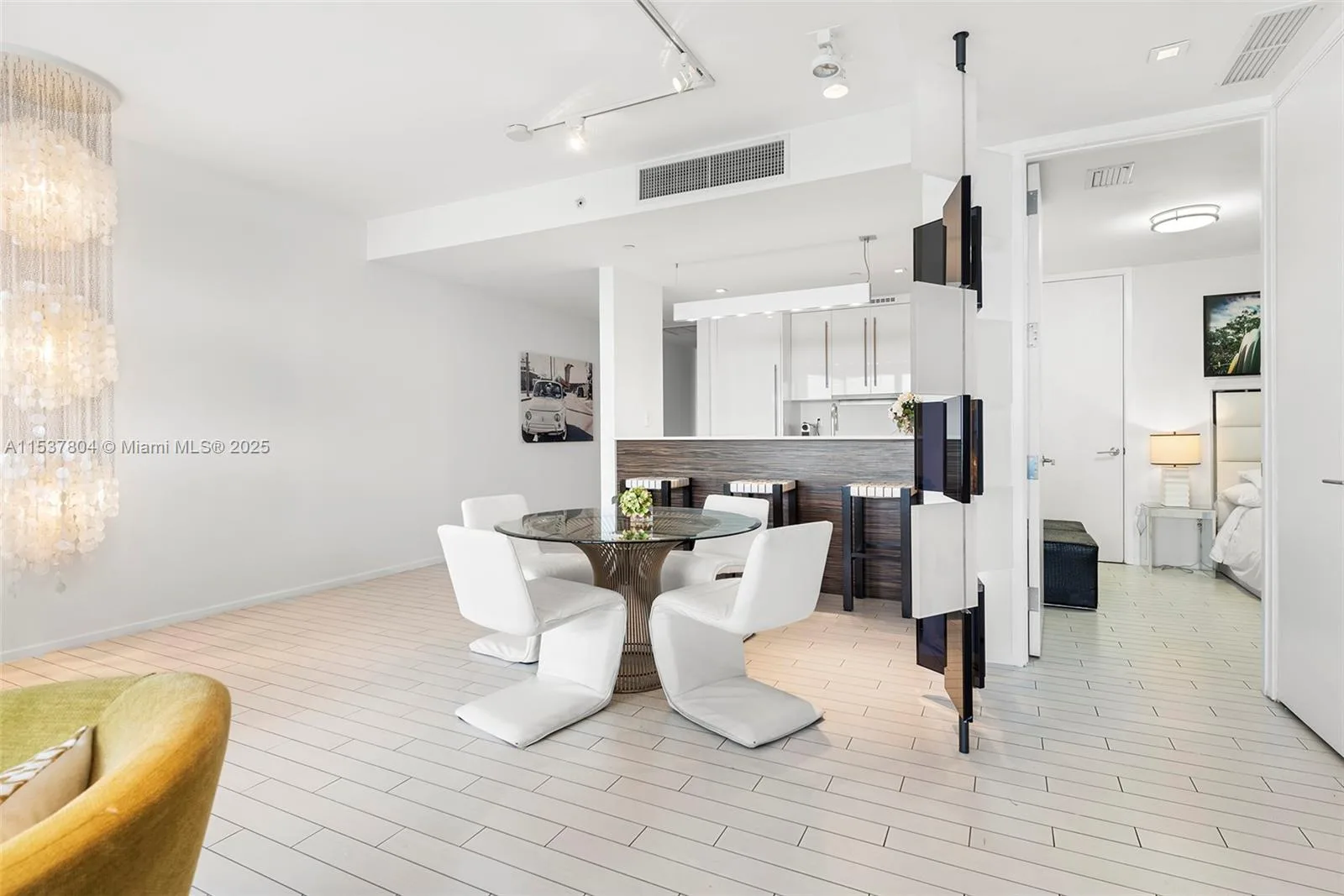 2201 Collins Ave # 814, Miami Beach, FL 33139 photo 4