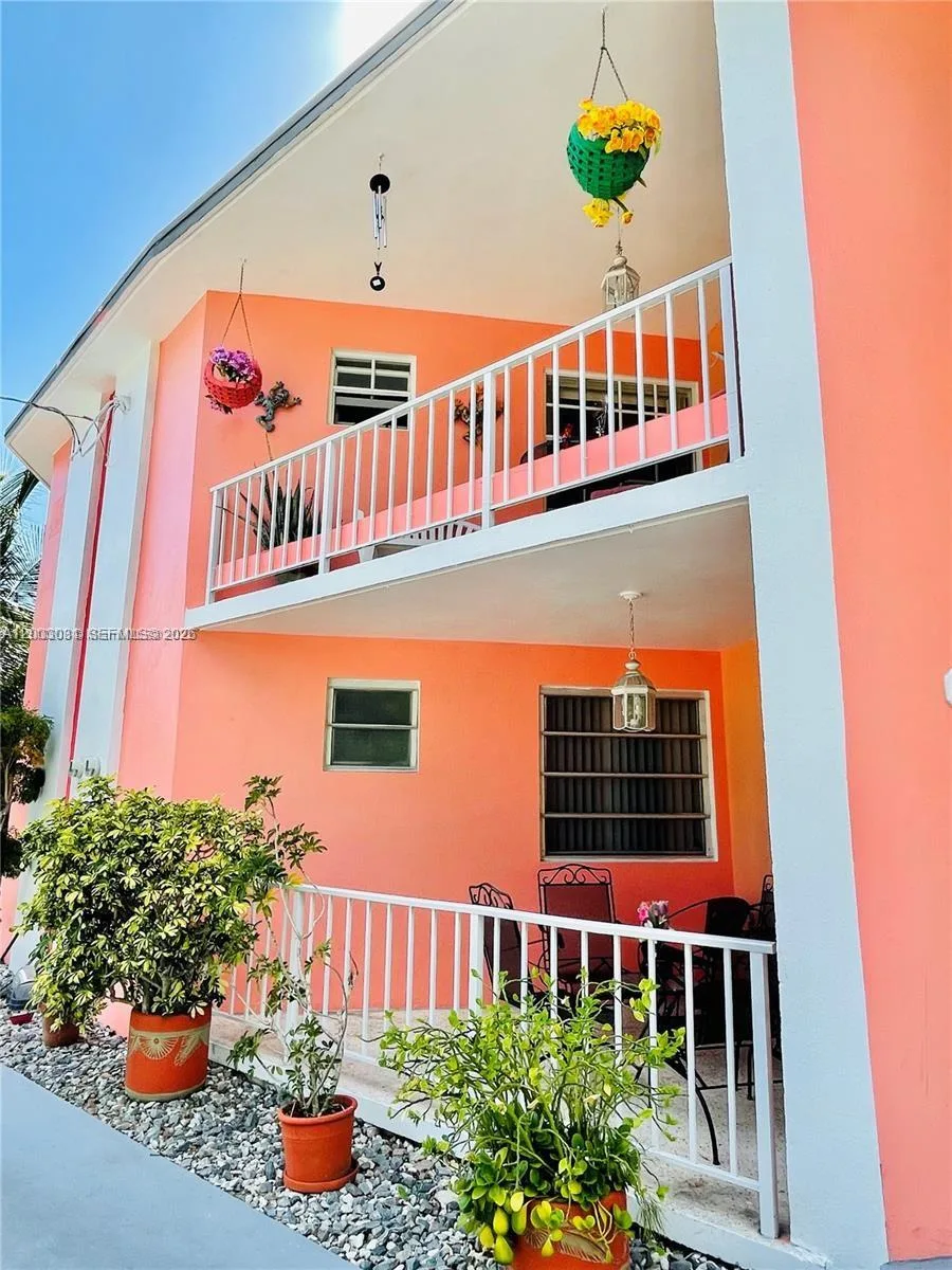 270 NW 34th Ter, Miami, FL 33127 photo 2
