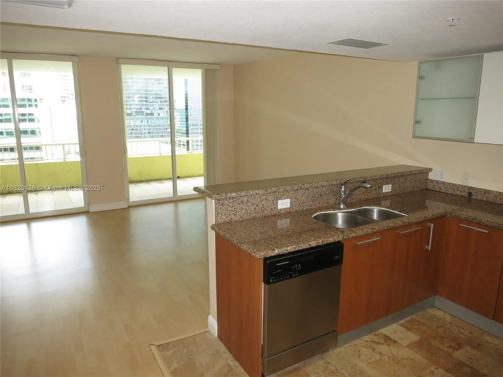170 SE 14th St # 1407, Miami, FL 33131 photo 11