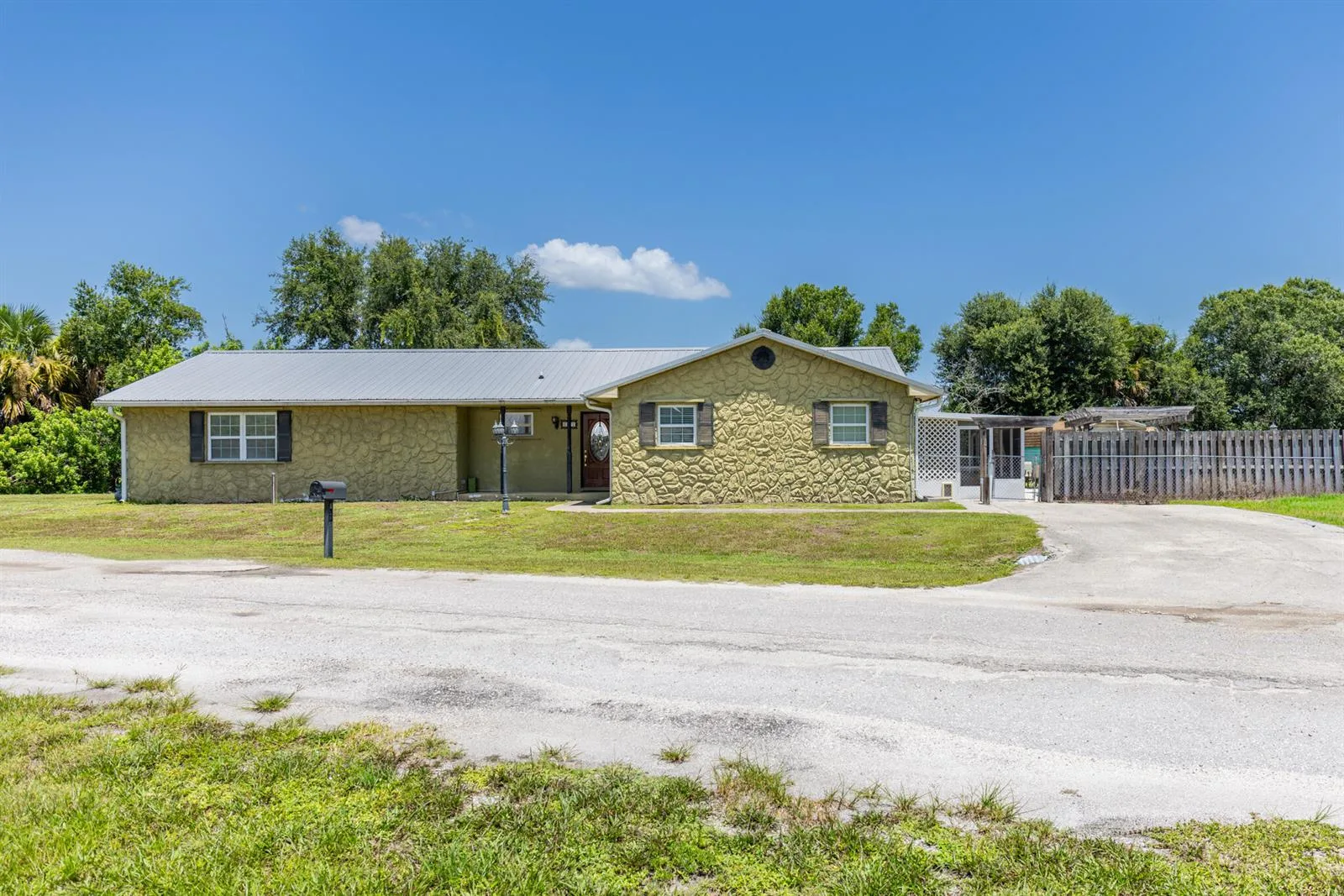 6911 SE 88TH Boulevard, Okeechobee, FL 34974
