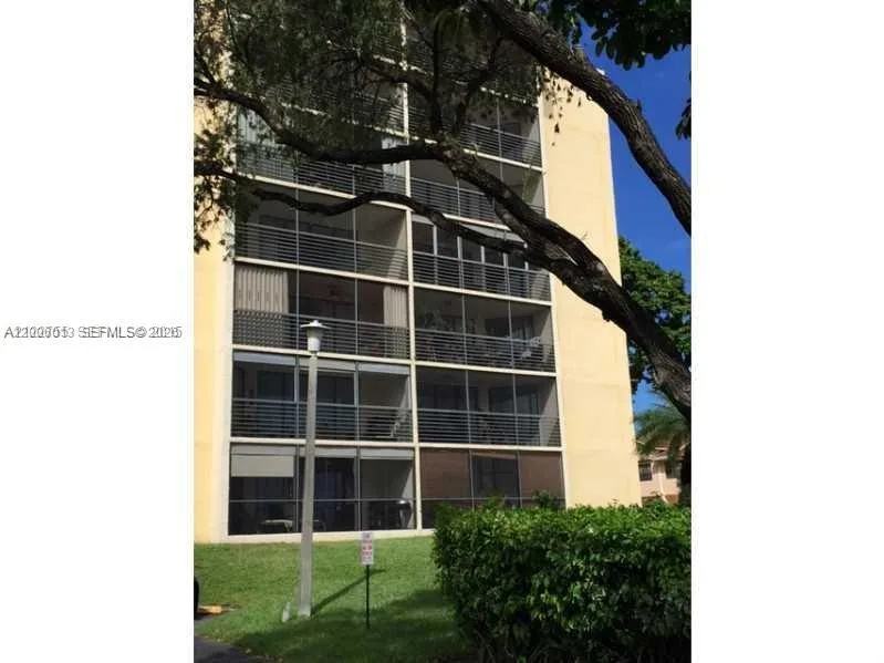 20840 San Simeon Way # 209, Miami, FL 33179 photo 3