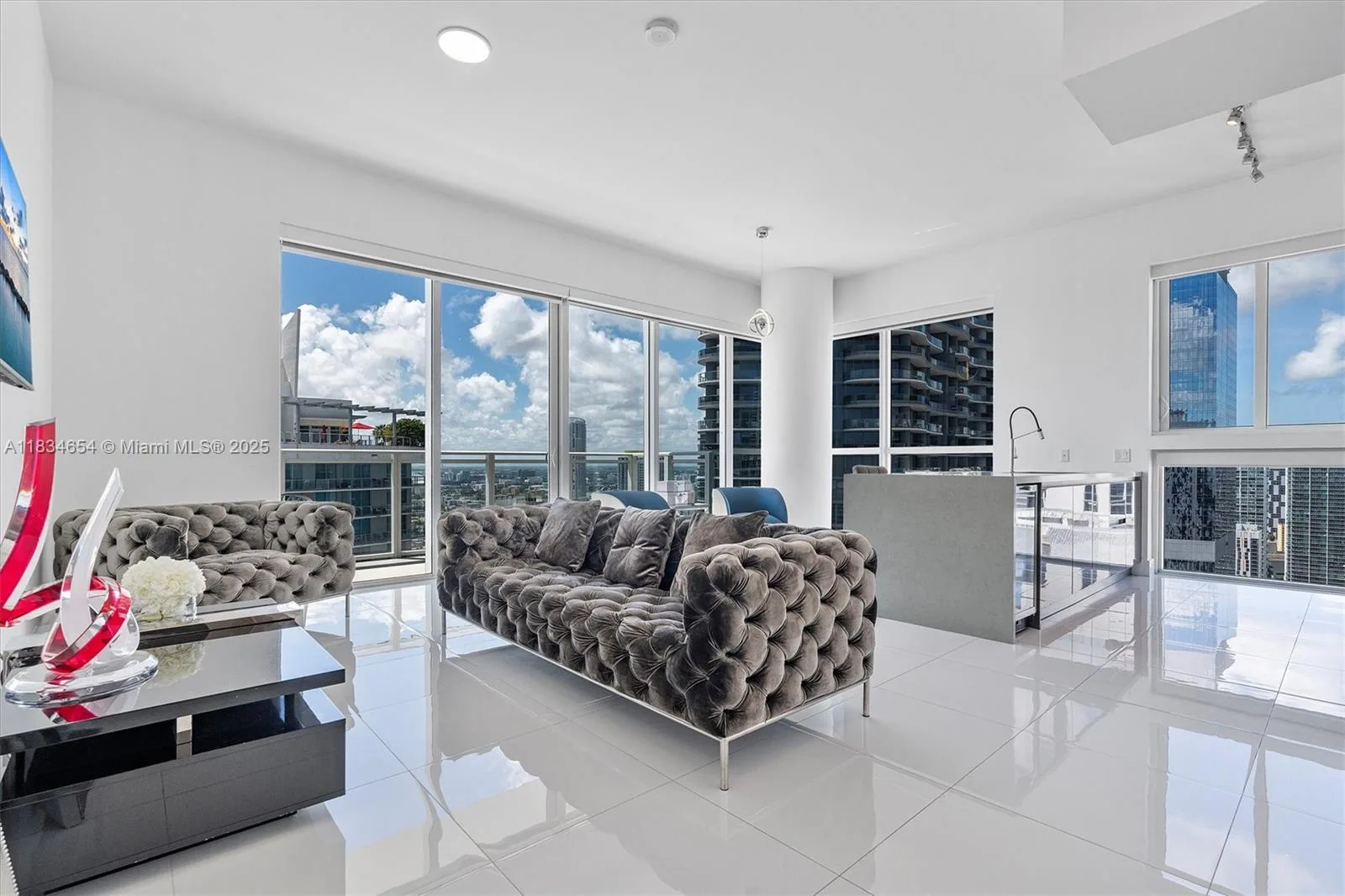 1080 Brickell Ave # 4209, Miami, FL 33131