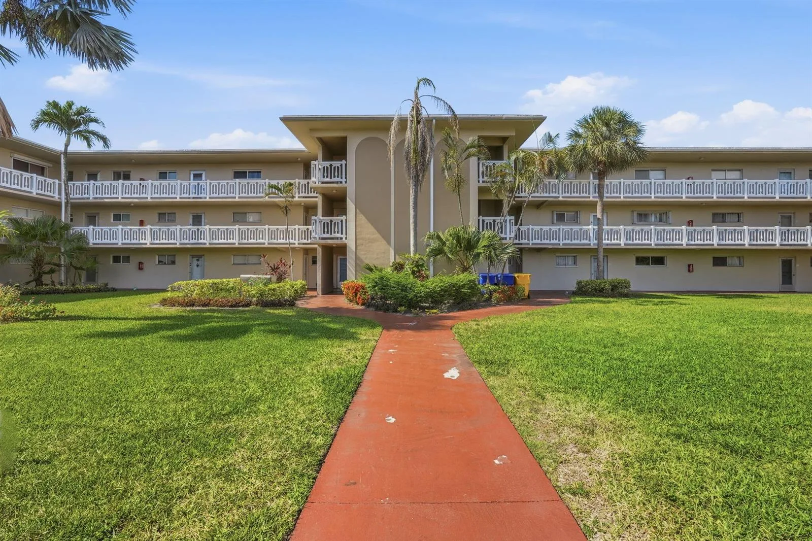 2606 Garden Drive S # 305, Lake Worth, FL 33461