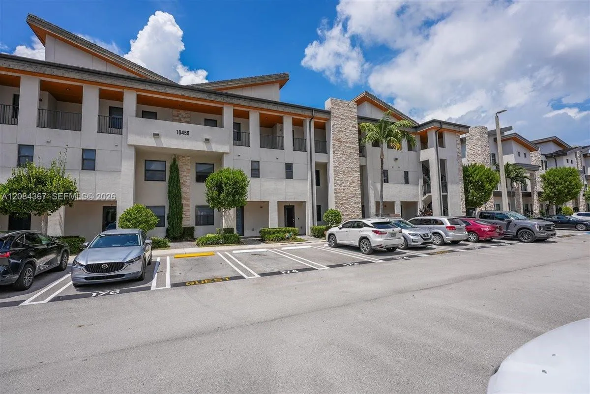 10455 NW 82nd St # 10, Doral, FL 33178