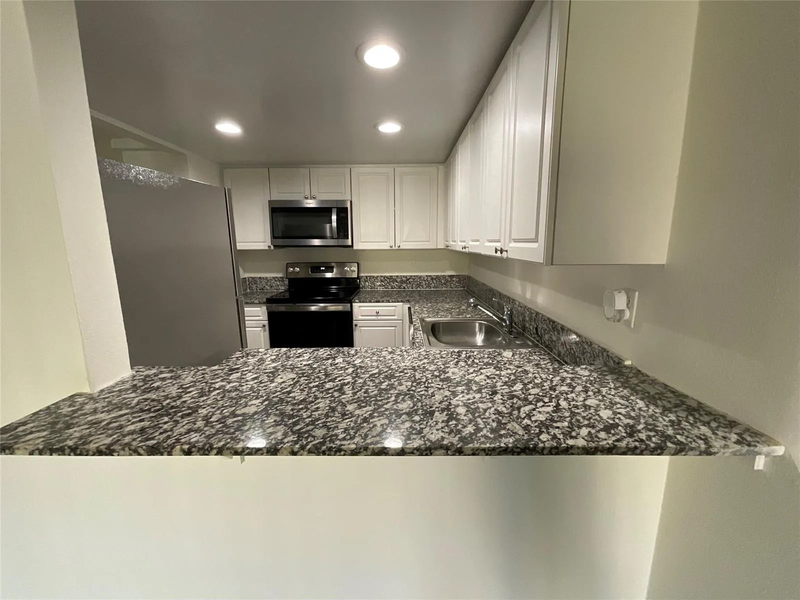 19455 NE 10 Avenue # 2-104, North Miami Beach, FL 33179 — zdjęcie 2