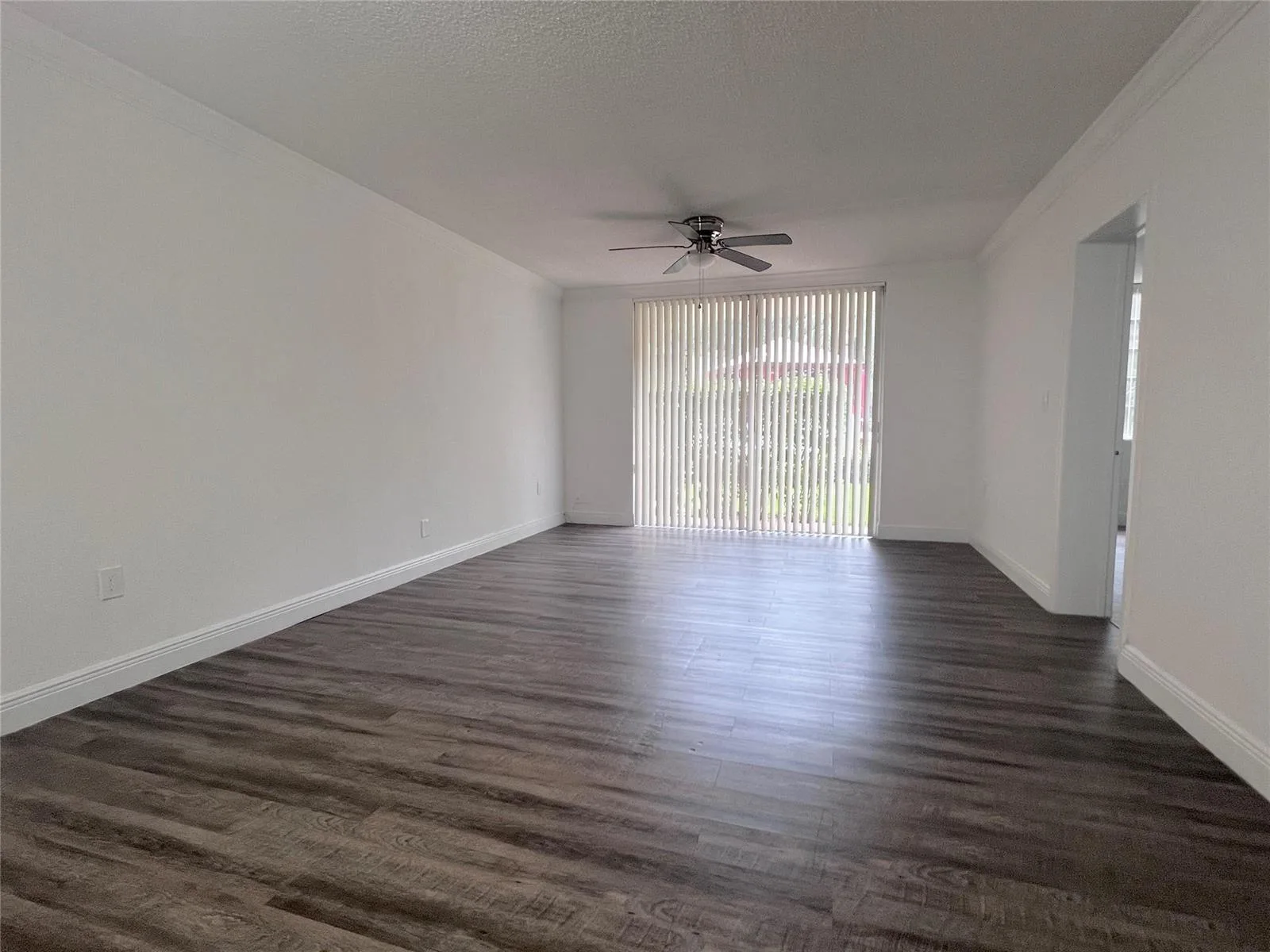 19455 NE 10 Avenue # 2-104, North Miami Beach, FL 33179 — zdjęcie 3