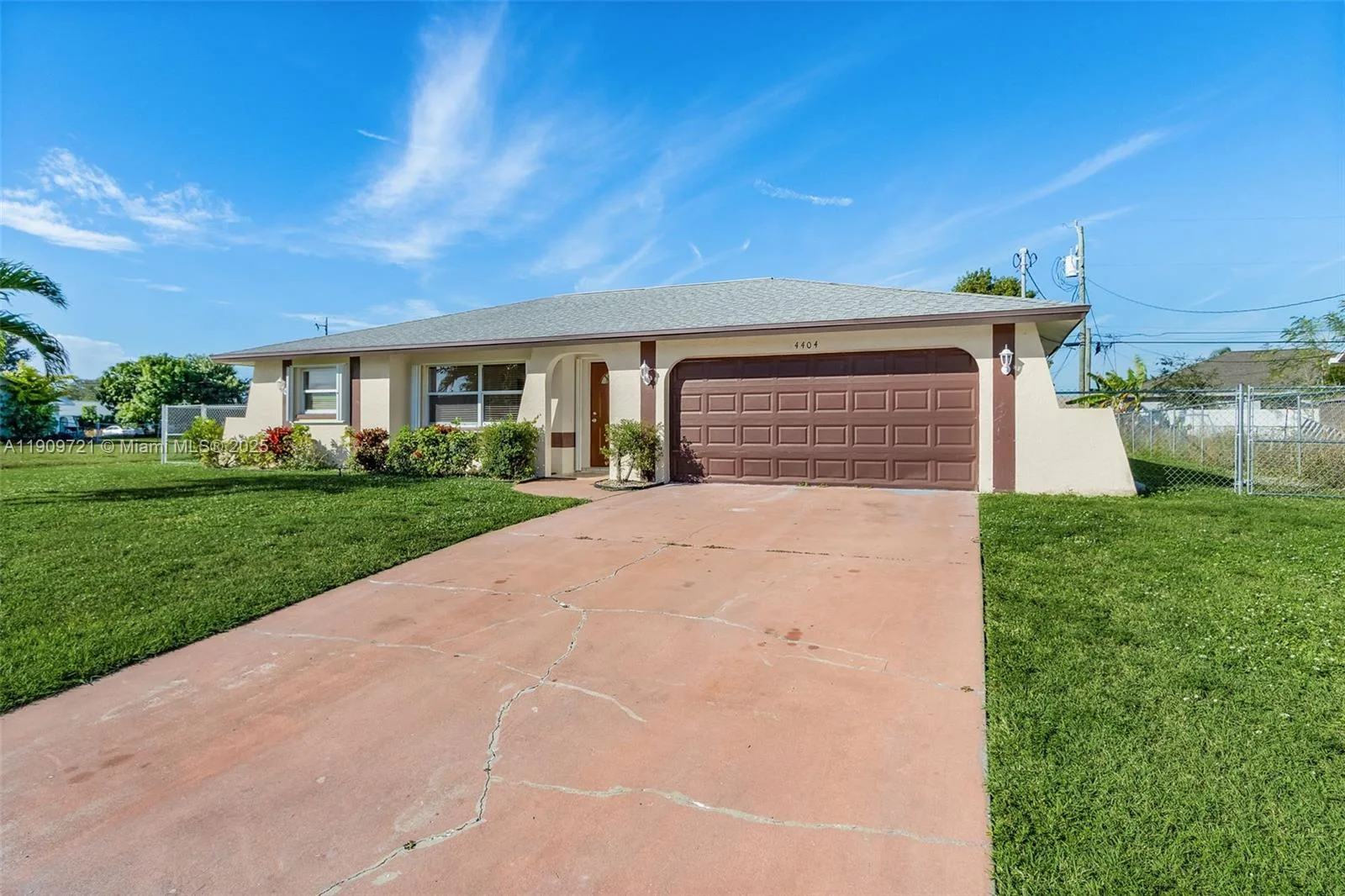4404 SW 7th Ave, Cape Coral, FL 33914 photo 2