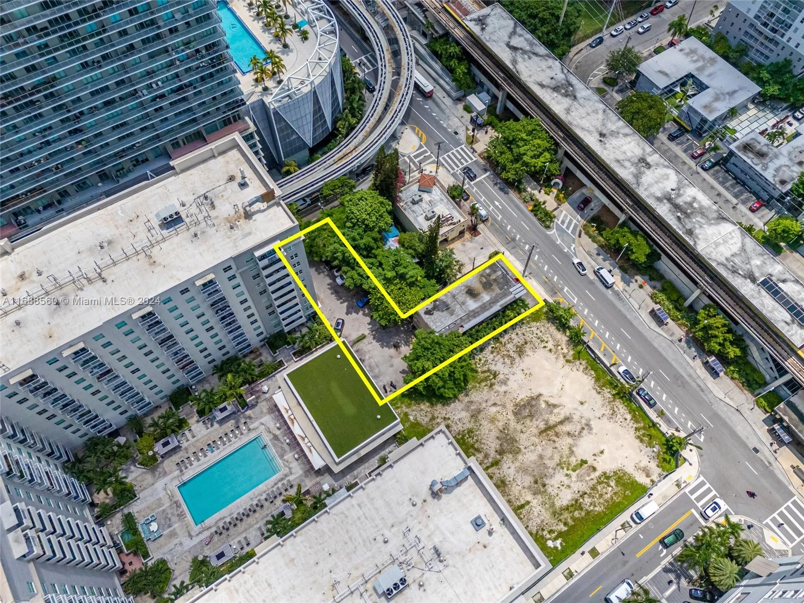 75 SW 11th St, Miami, FL 33130 photo 10
