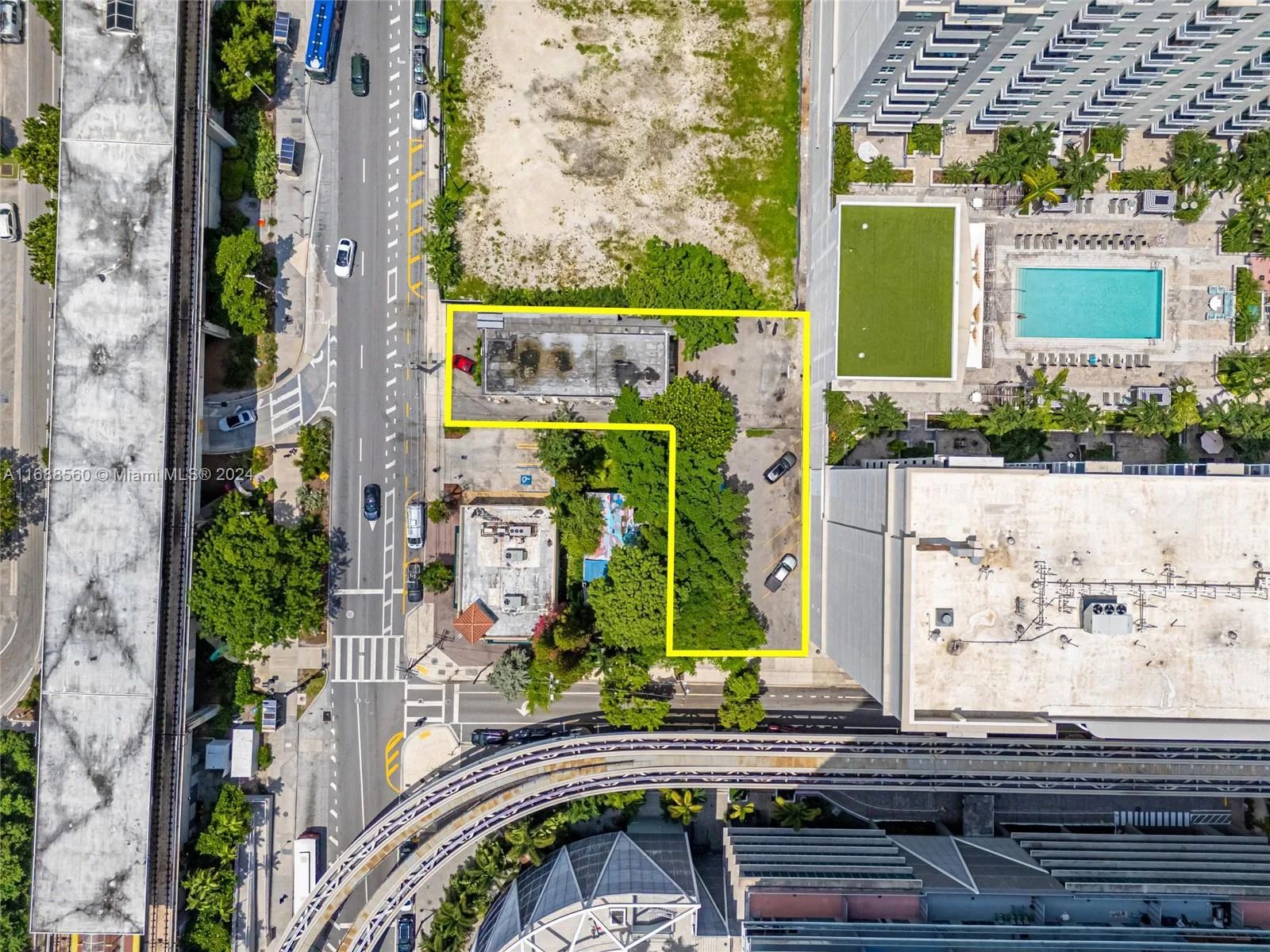 75 SW 11th St, Miami, FL 33130 photo 5