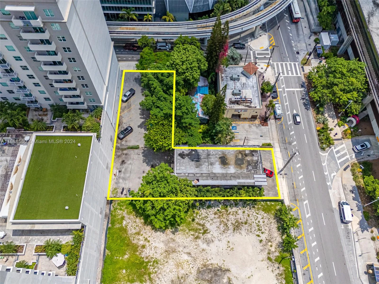 75 SW 11th St, Miami, FL 33130 photo 9