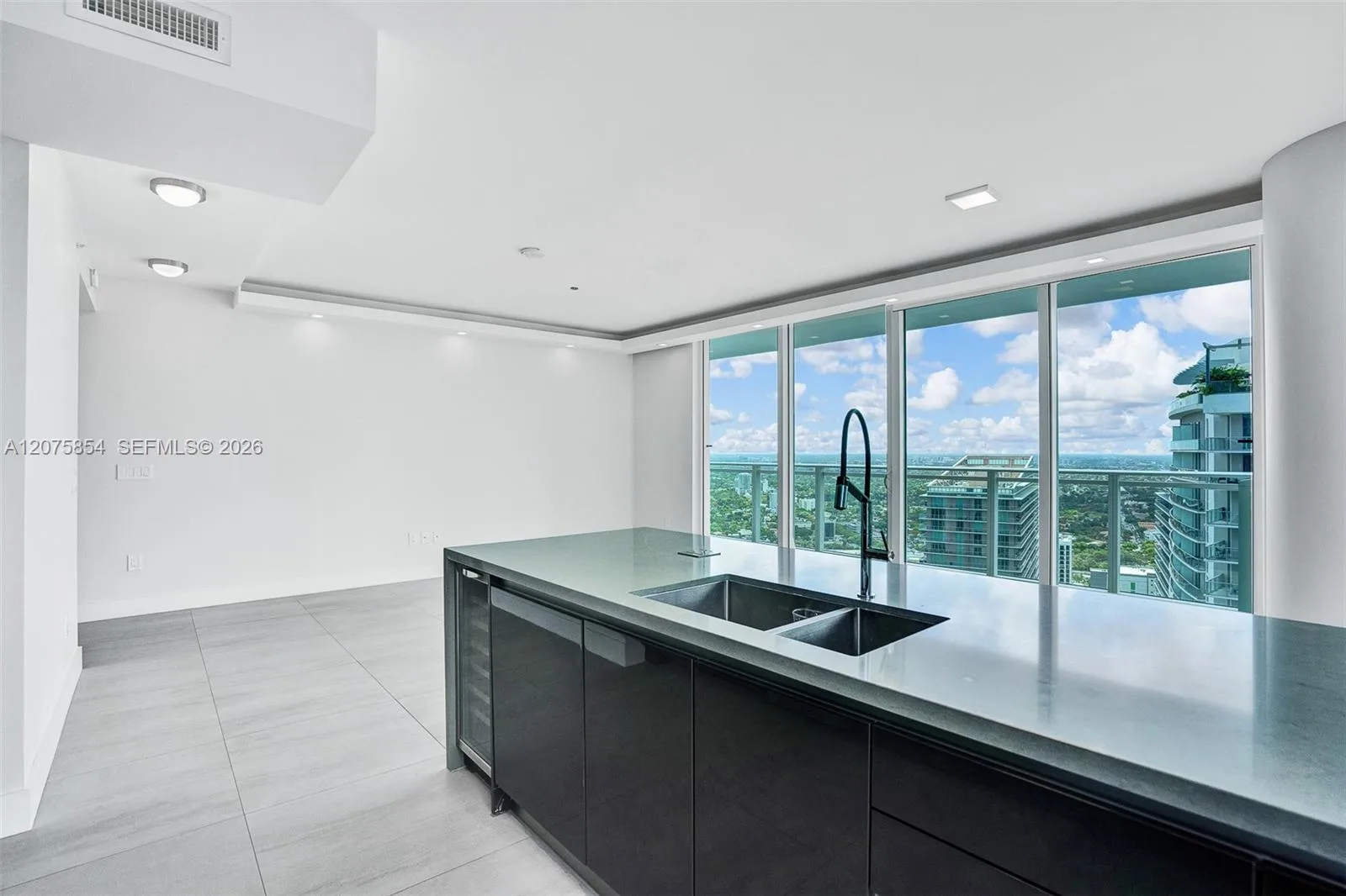 1080 Brickell Ave # 4109, Miami, FL 33131 photo 2