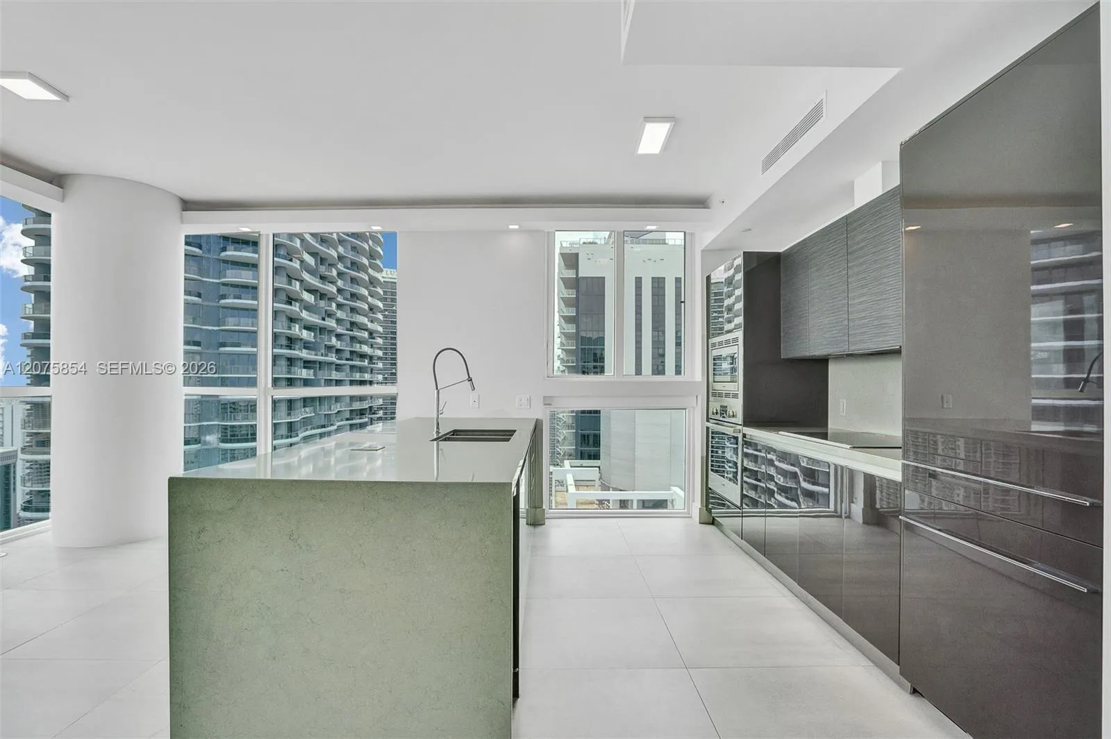 1080 Brickell Ave # 4109, Miami, FL 33131 photo 4