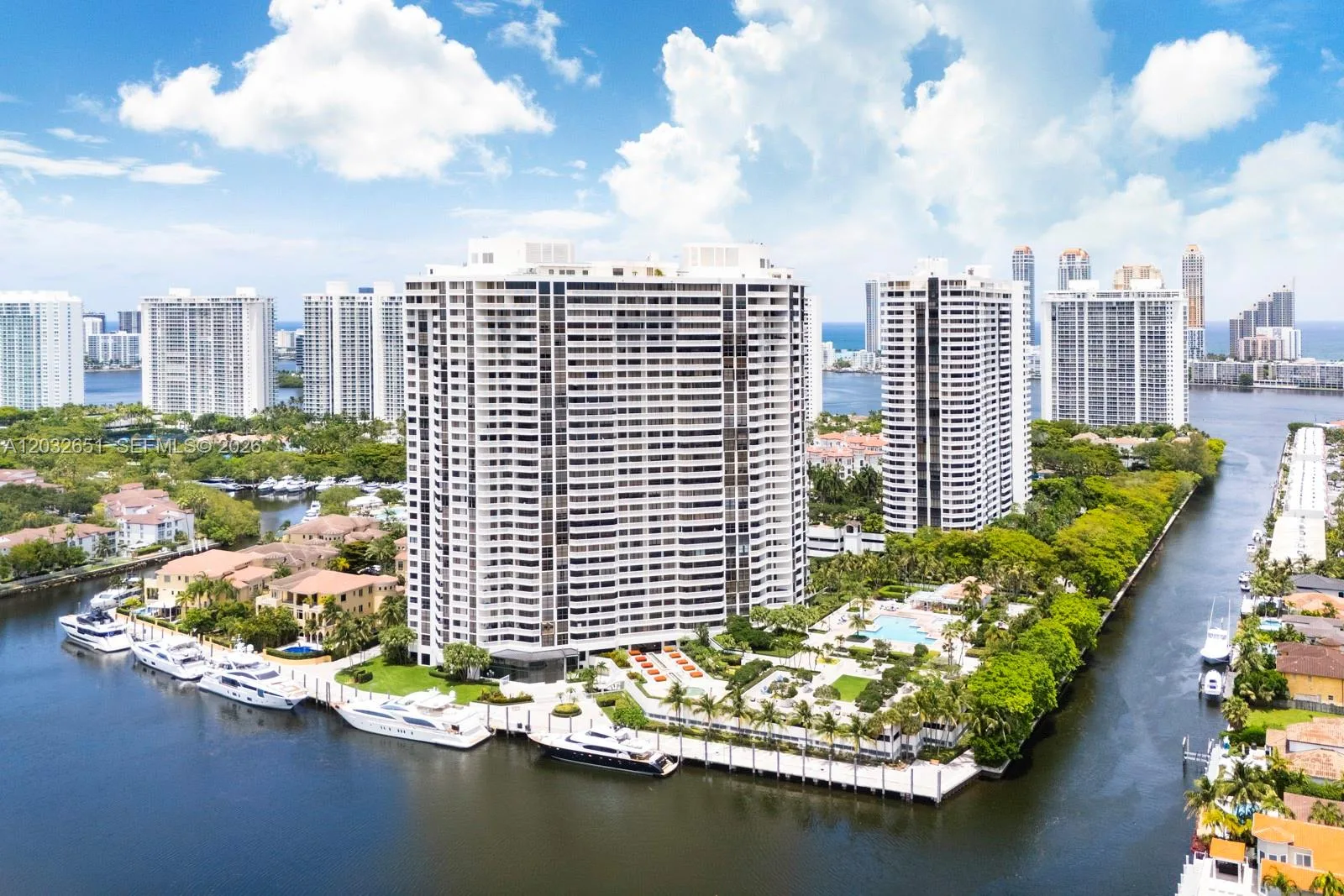 1000 W Island Blvd # 911, Aventura, FL 33160