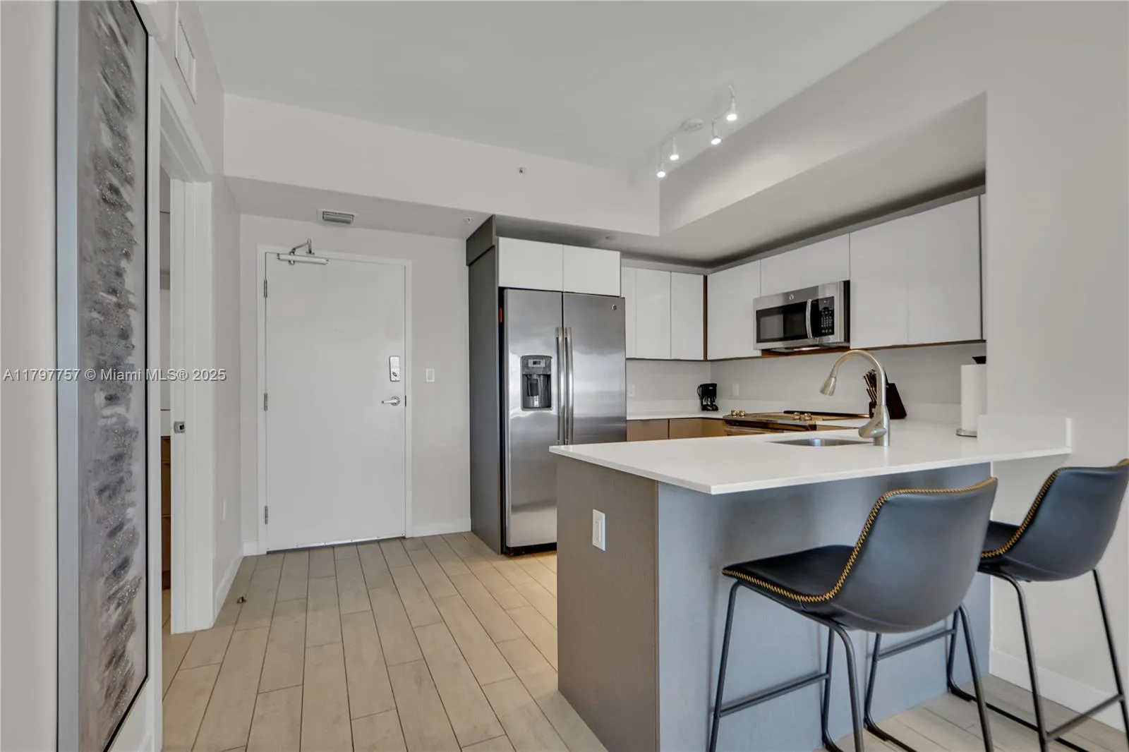 321 NE 26th St # 806, Miami, FL 33137 photo 3
