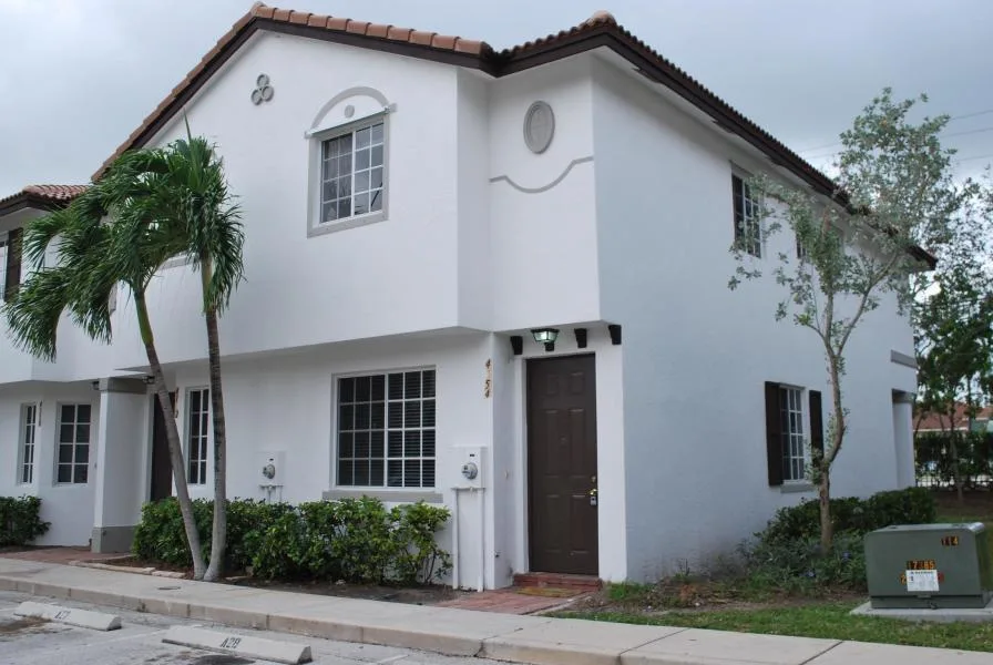 4154 Napoli Lake Drive, Riviera Beach, FL 33410