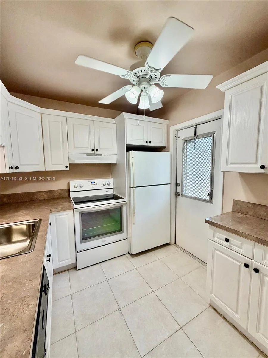 5001 NW 34th St # 102, Lauderdale Lakes, FL 33319 — zdjęcie 4