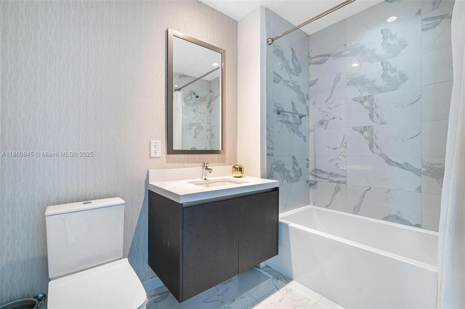 851 NE 1st Ave # 3301, Miami, FL 33132 photo 13