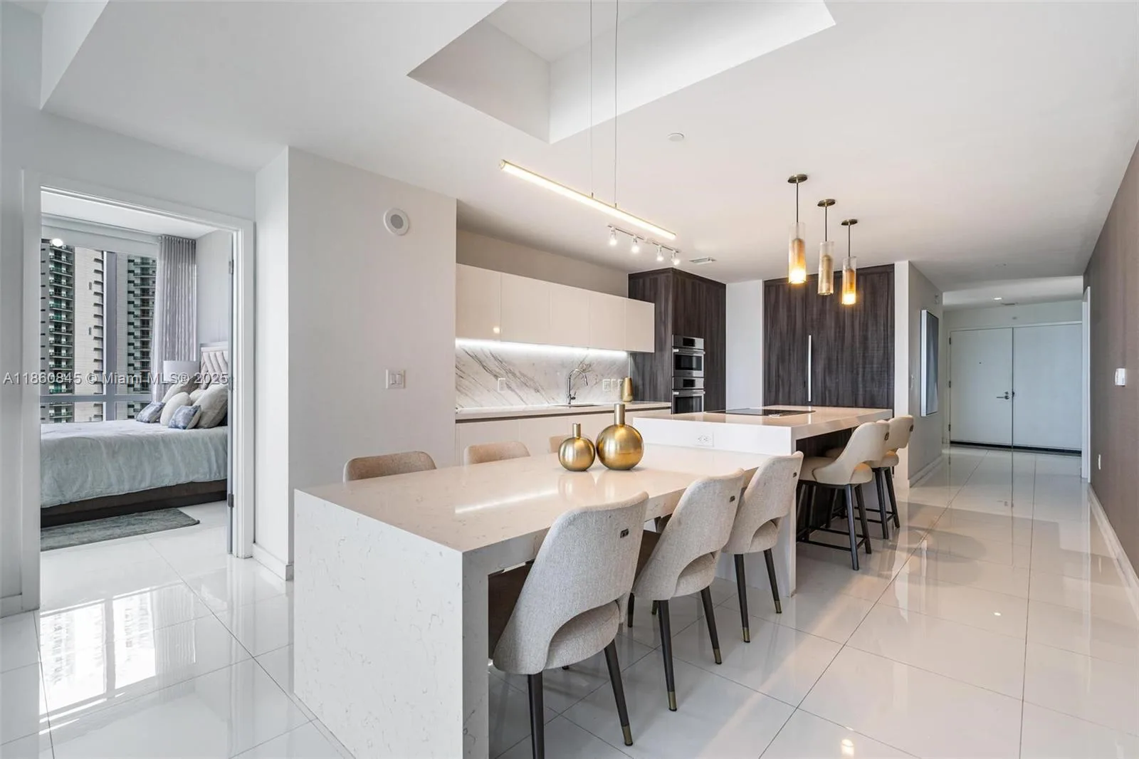 851 NE 1st Ave # 3301, Miami, FL 33132 photo 2