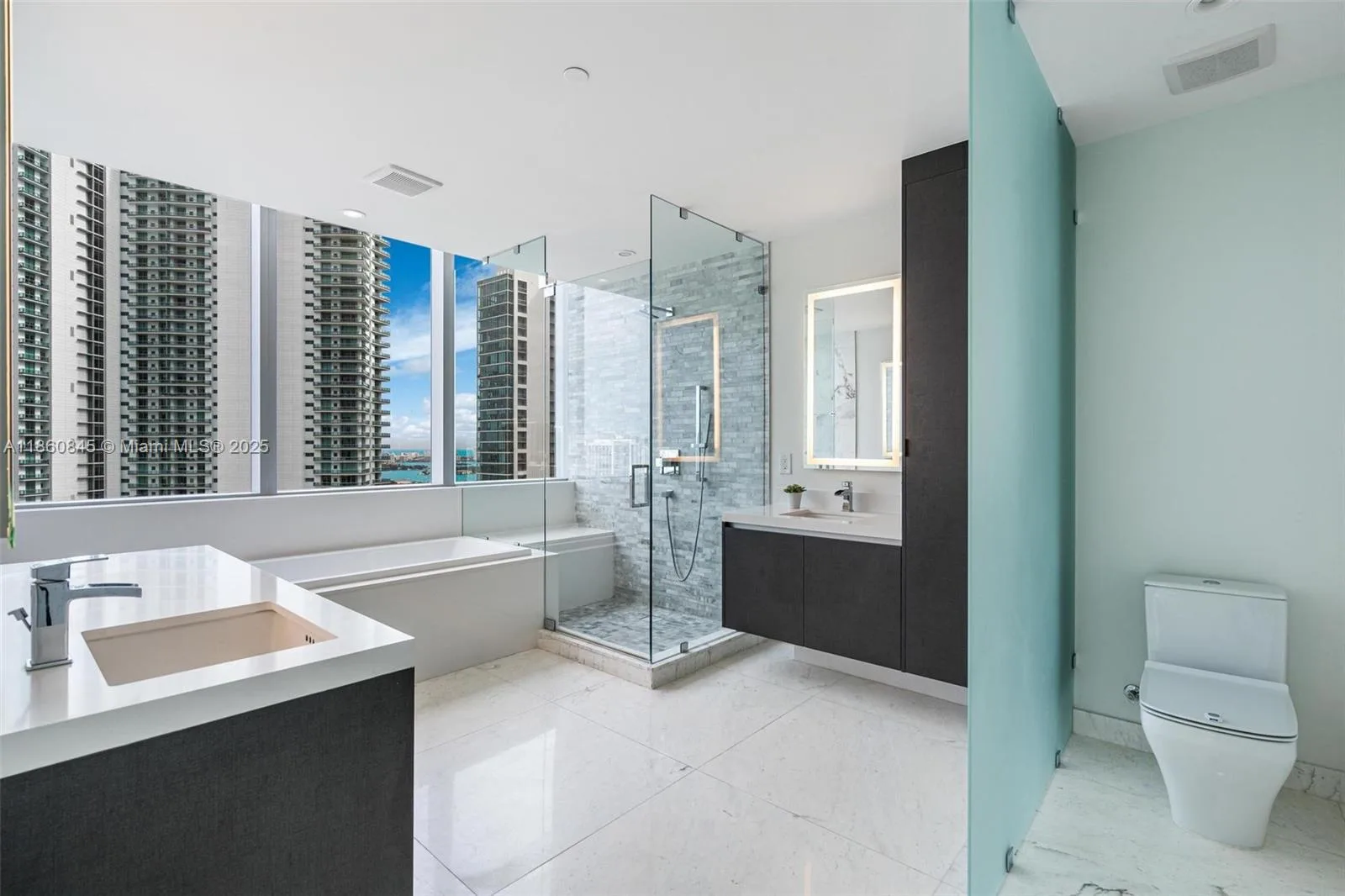 851 NE 1st Ave # 3301, Miami, FL 33132 photo 9