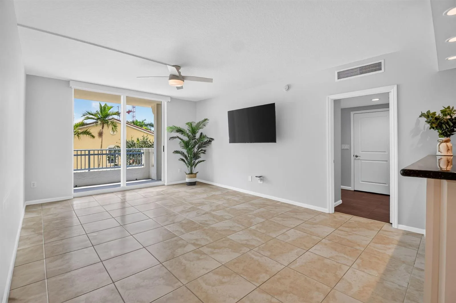 403 S Sapodilla Avenue # 307, West Palm Beach, FL 33401 photo 4