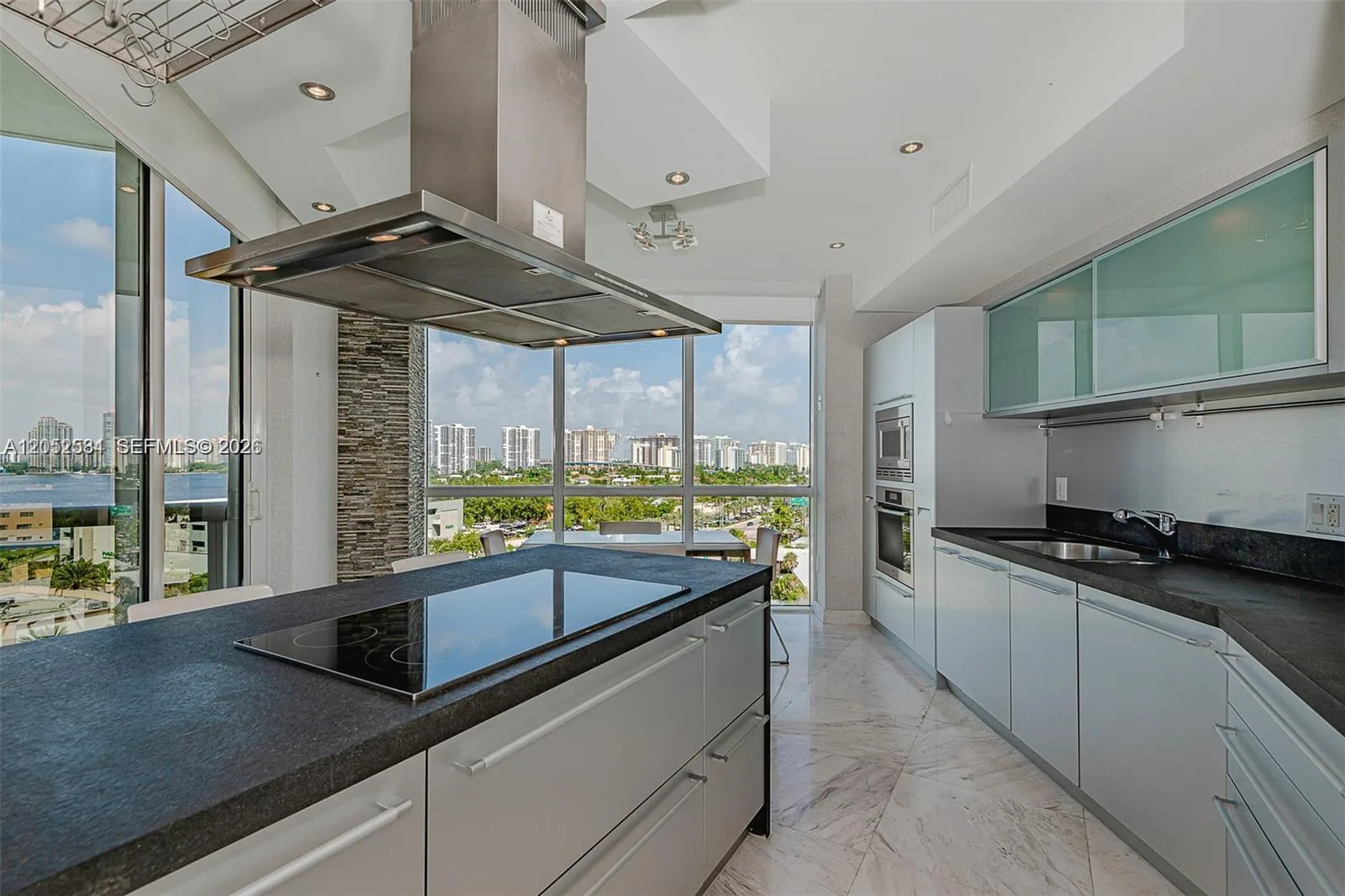 18201 Collins Ave # 1101, Sunny Isles Beach, FL 33160 photo 3