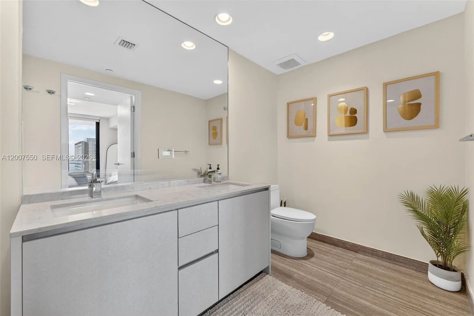1010 Brickell Ave # 3004, Miami, FL 33131 photo 9