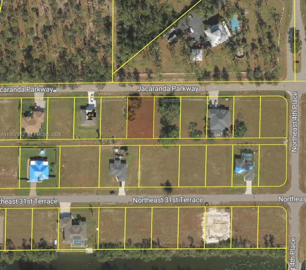 324 Jacaranda Pkwy E, Cape Coral, FL 33909